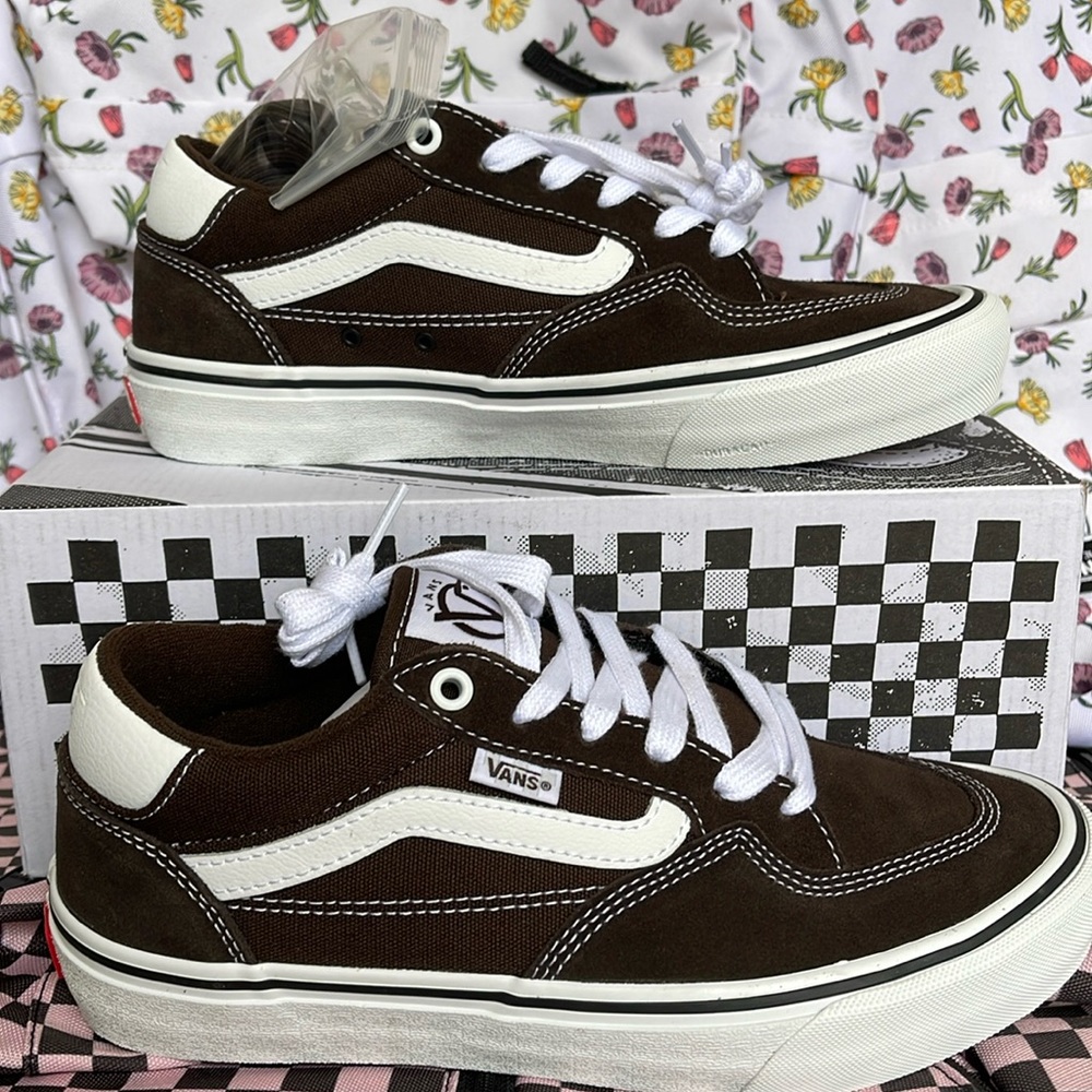Vans WMNS Rowan
Dark Brown
VN0A5JICDRB Sneakers - Picture 2 of 16
